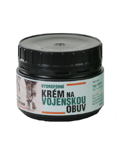 Water-repellent shoe cream with a membrane