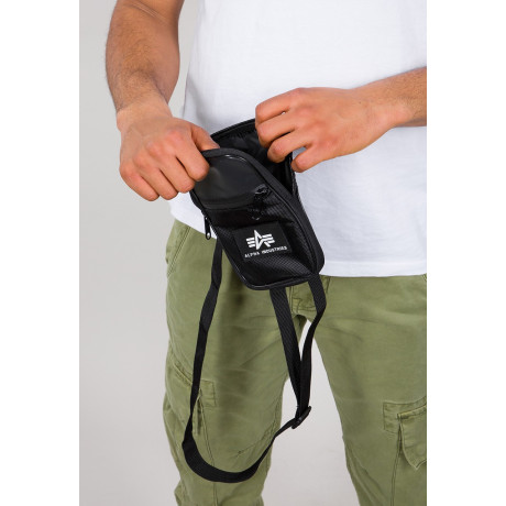 RUBBER PRINT UTILITY BAG Alpha Industries, Černá