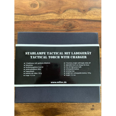 Taktická baterka s dobíječkou