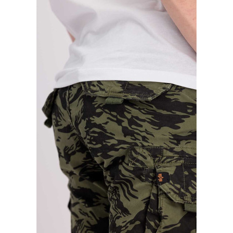 Kraťasy CREW SHORT CAMO Alpha Industries, barva Brushstroke green