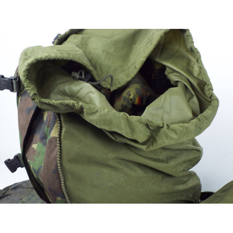 Britský batoh CARRIER RADIO SET DUAL DPM Woodland 30 LITRŮ