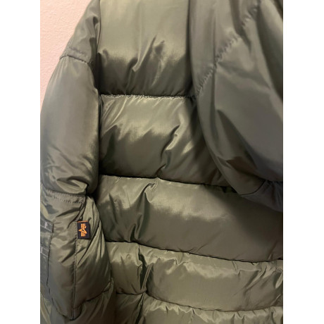 Bunda Alpha Industries HOODED PUFFER ALPHA FD, barva Dark green