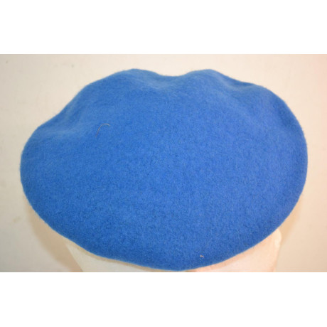 Orig. britský vojenský baret určený pro mise OSN, světle modrý, nový