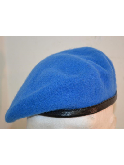 Orig. britský vojenský baret určený pro mise OSN, světle modrý, nový