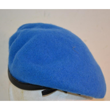 Orig. britský vojenský baret určený pro mise OSN, světle modrý, nový