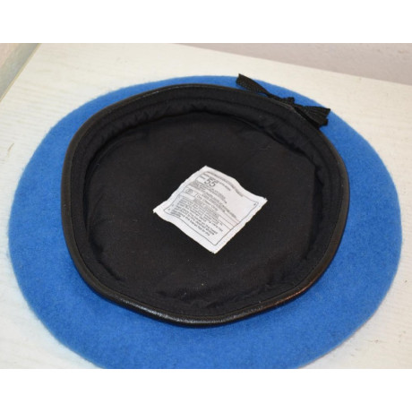 Orig. britský vojenský baret určený pro mise OSN, světle modrý, nový