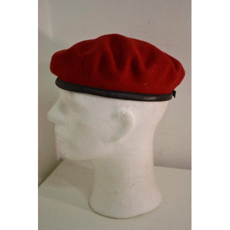 Originál britský vojenský baret červený, nový