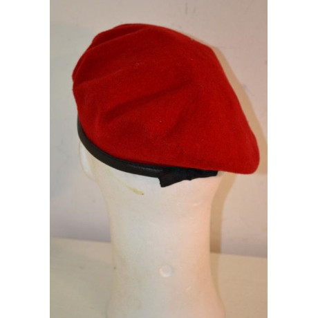Originál britský vojenský baret červený, nový