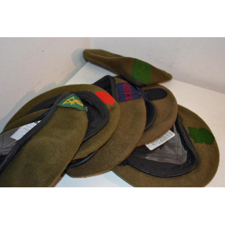 Originál britský vojenský polní baret khaki barvy, nový