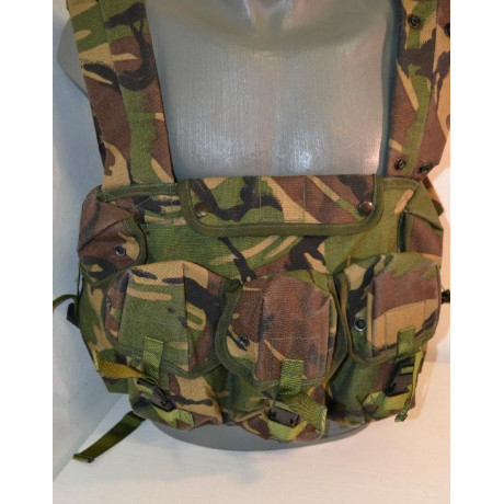 Originál britský bandalír na zásobníky a munici CHEST-RIG v potisku DPM, nový
